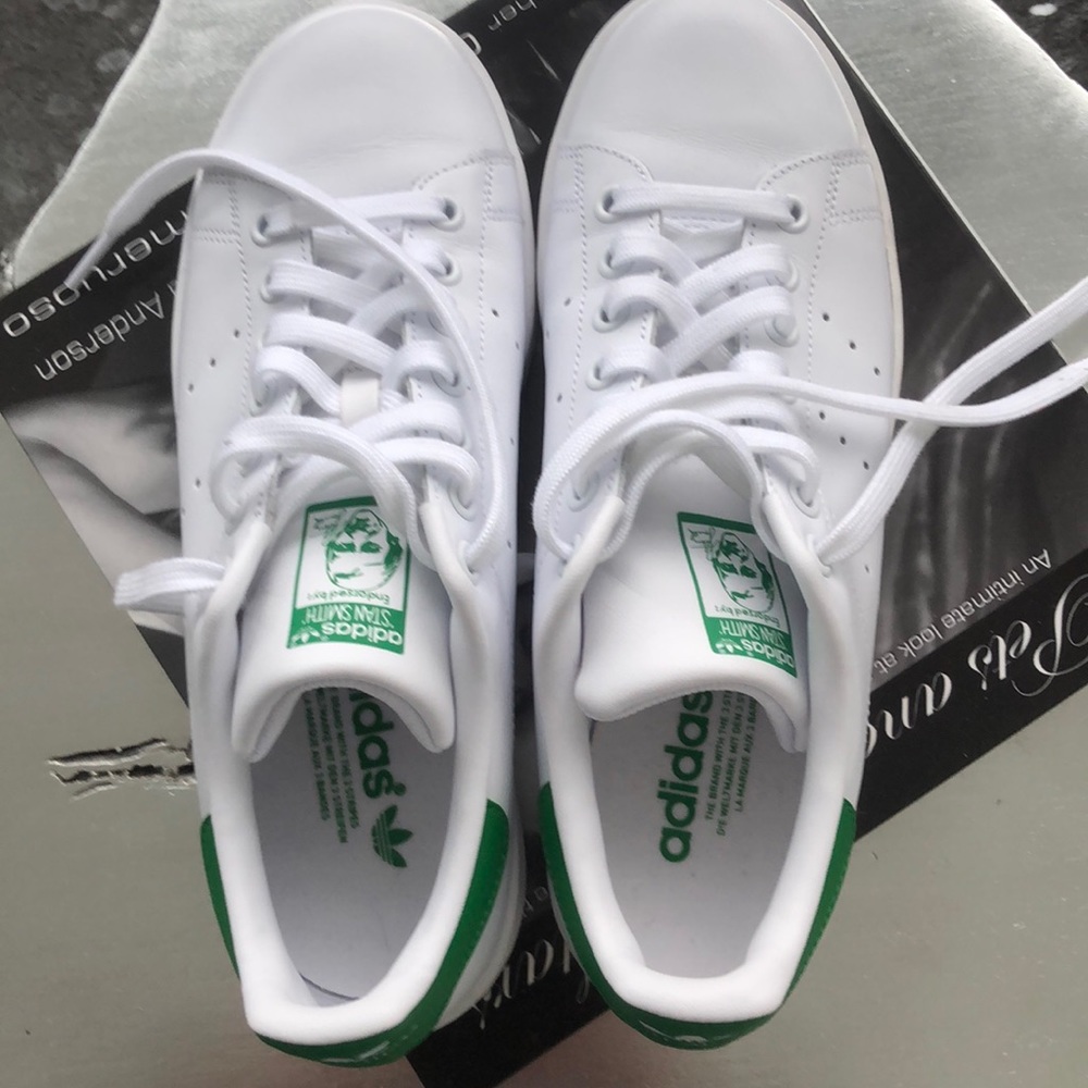 Stan Smith Adidas ...ONLY WORN ONCE !